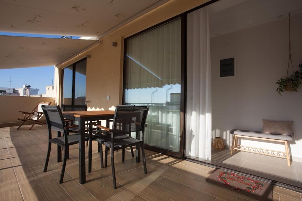Cozzzy. Exclusive Apartment. Thessaloníki Luaran gambar