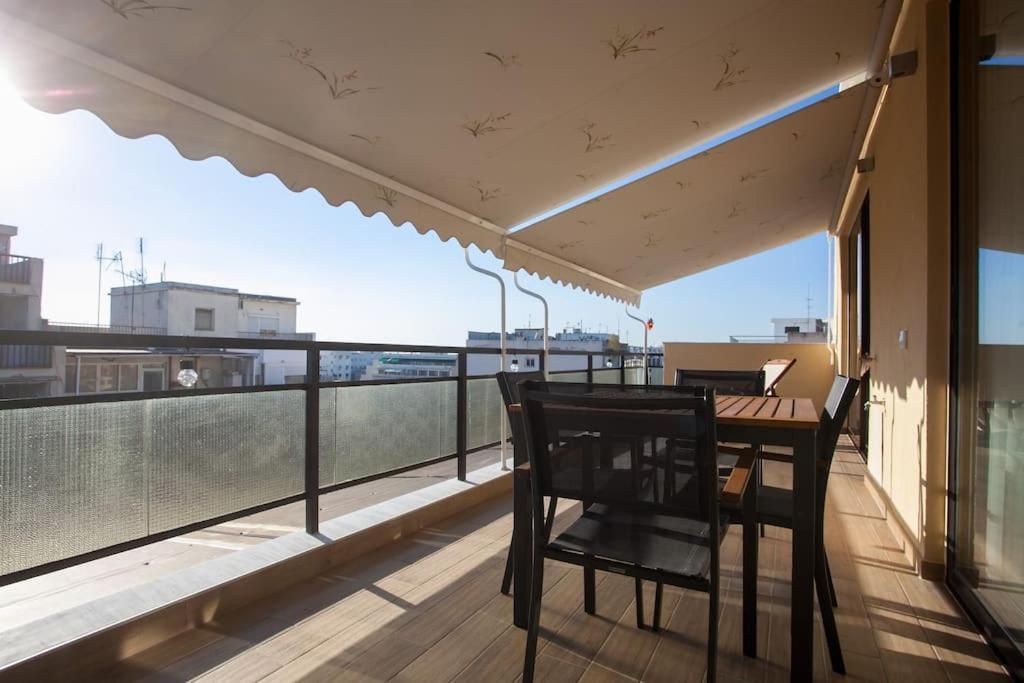 Cozzzy. Exclusive Apartment. Thessaloníki Luaran gambar
