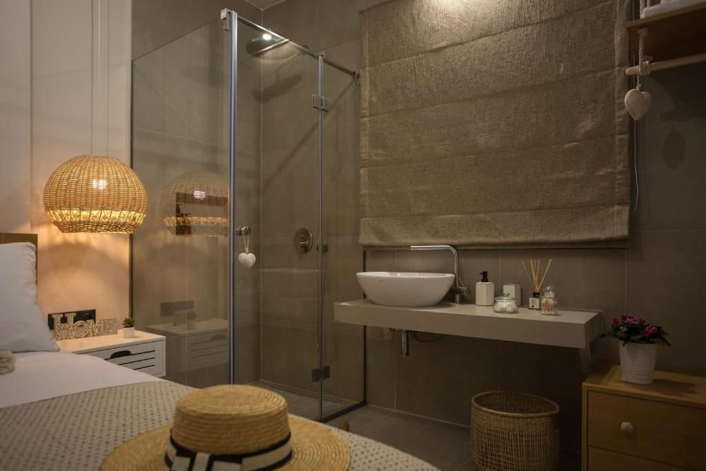 Cozzzy. Exclusive Apartment. Thessaloníki Luaran gambar